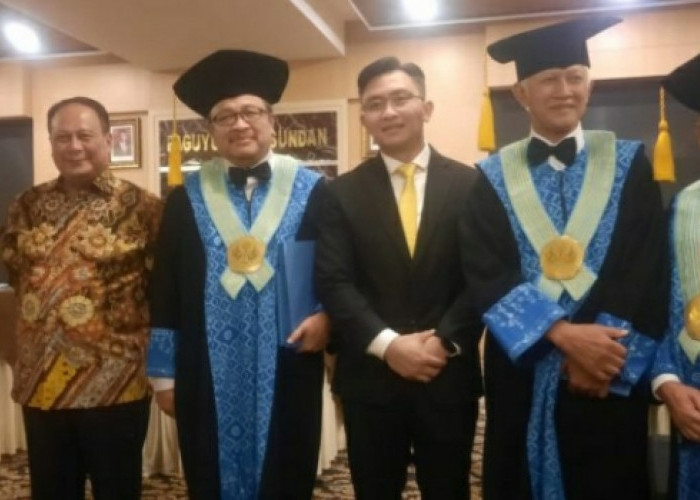 Pertahankan Disertasi Strategi Evaluasi Kebijakan Jamsosratu Provinsi Banten, Andika Raih Gelar Doktor 