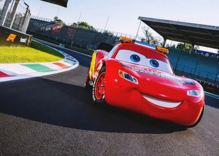 Potret Lightning McQueen Debut di Sirkuit F1 Monza