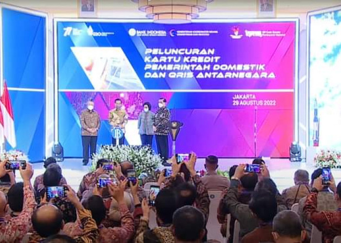 Jokowi Luncurkan Kartu Kredit Pemerintah Domestik dan QRIS Antarnegara
