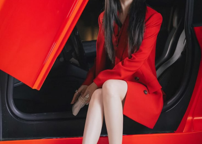 Pesona Seong Huiju: Bedah 5 Outfit Ikonik IU di Drama Perfect Crown