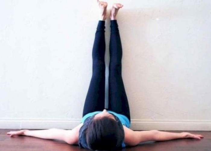 Sebelum Tidur Coba  Yoga Posisi Kaki Naik ke Dinding, Rasakan Manfaatnya