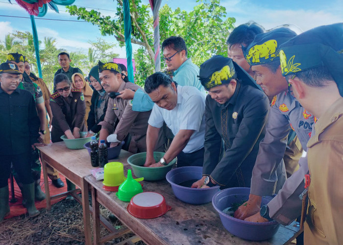 Buat Biosaka, Bupati dan PJ Gubernur Banten Belajar Meremas Rumput Liar