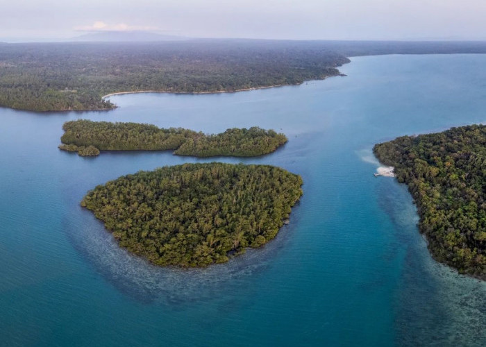 Pulau Handeuleum, Destinasi Wisata Pandeglang yang Akan Membuat Jiwa Petualangmu Berkobar