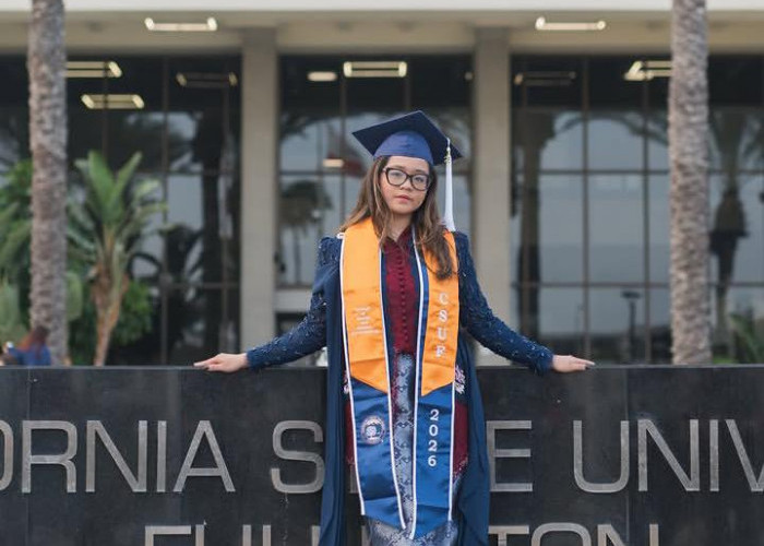 Resmi Jadi Sarjana Psikologi, Cinta Kuya Rayakan Wisuda di California State University Fullerton