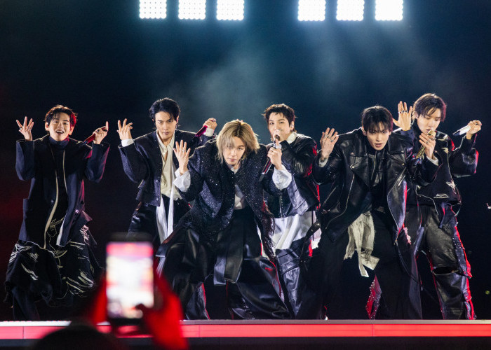 Comeback yang Ditunggu, BTS Tampil Perdana Setelah Hiatus di Gwanghwamun Square