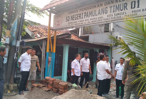 Merasa Milik Tanah Ayahnya, Warga Tutup Jalan SDN 1 Pamulang Timur