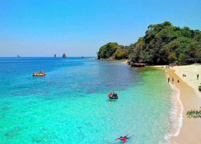 Pesona Pantai Tiga Warna, Destinasi Wisata Malang Nomor 1