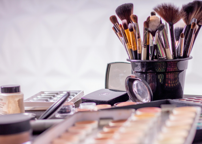 Cara Agar Makeup Tahan Lama Tanpa Setting Spray, Coba 7 Tips Ini