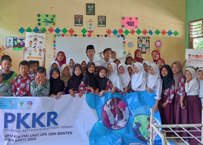 Mahasiswa KSR PMI UIN Banten Edukasi Siswa Tentang Bullying dan Kekerasan Seksual