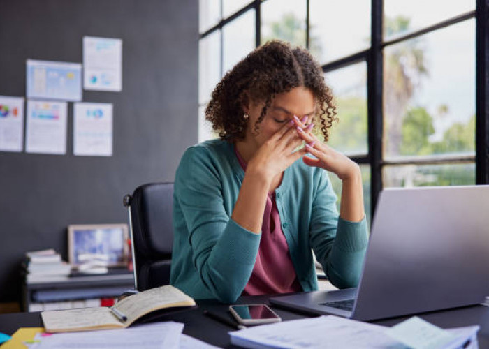 Tetap Kerja Saat Lebaran, Pilihan Generasi Muda yang Tak Selalu Bisa Mudik