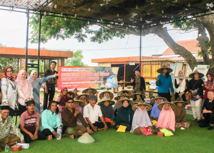 Kolaborasi Internasional Unsera Bersama HKMU dan DUKE NUS Hadapi Heat Stroke Bersama Petani Lokal