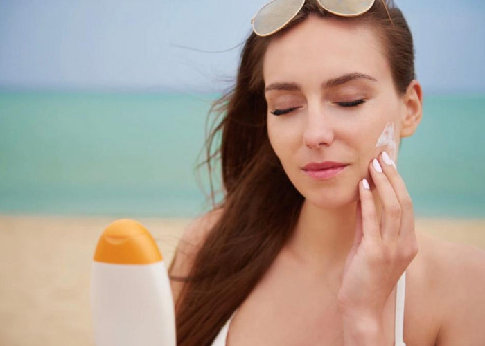5 Alasan Kenapa Harus Pakai Sunscreen Setiap Hari, Salah Satunya Cegah Kanker Kulit
