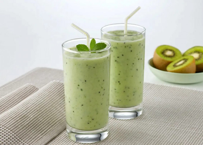 Sering Sembelit? Coba Minum Smoothie Kiwi Setelah Makan Malam