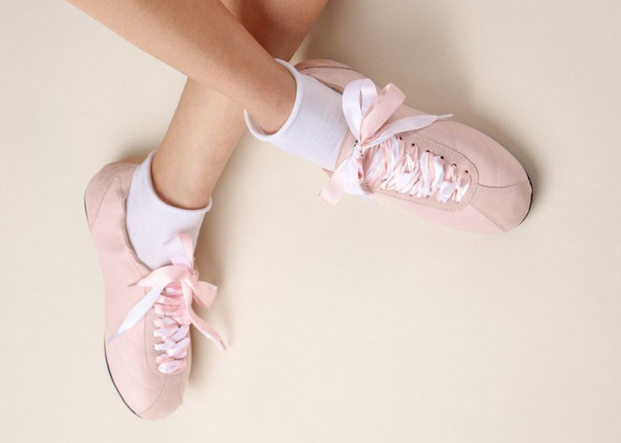 6 Ballet Sneakers yang Lagi Hits 2026, Perpaduan Gaya Feminin dan Nyaman untuk Daily Outfit