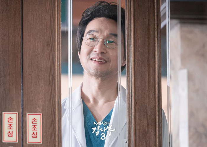 Belum Nonton Dr Romantic 3? Ini 4 Alasan Kamu Wajib Selesaikan Squel Kisah Romantis Para Dokter untuk Pasien