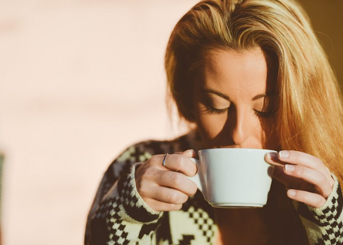 9 Manfaat Minum Air Hangat di Pagi Hari yang Jarang Diketahui