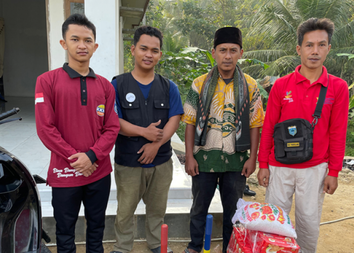 Mahasiswa KUKERTA Kelompok 25 UIN SMH Banten Kompak Gotong Royong Bersama Masyarakat Desa Koranji 