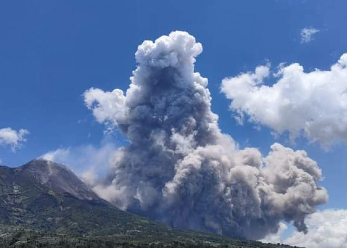 Gunung Merapi Erupsi, Guguran Lava dan Awan Panas Mengancam 