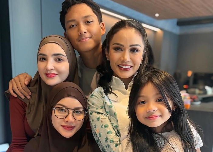 Momen Hangat Kris Dayanti dan Ashanty Siapkan Hari Bahagia Azriel Hermansyah