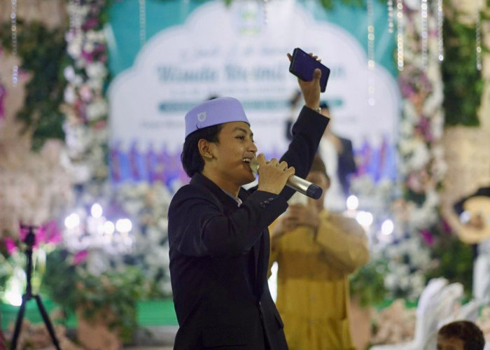 Menebar Kebaikan Lewat Sholawat, Cara Afandi Sentuh Hati Anak Muda