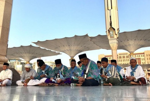 Jemaah Haji Dilarang Merokok di Kompleks Masjid, Ketahuan Bisa Kena Denda Setara Rp 18 Juta