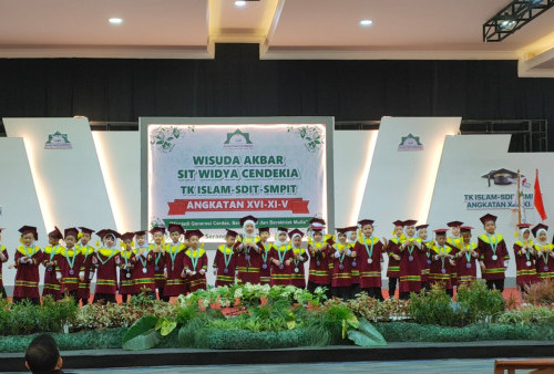 SIT Widya Cendekia Gelar Wisuda Akbar