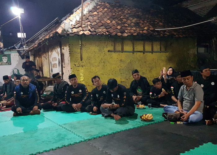 Padepokan Assyifa Priovinsi Banten Kedatangan Presiden Federasi Silat Den Haag Belanda 