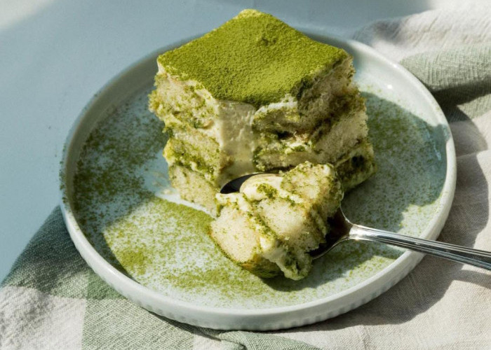 Nggak Perlu Beli Lagi! Bikin Matcha Tiramisu Sendiri Yuk