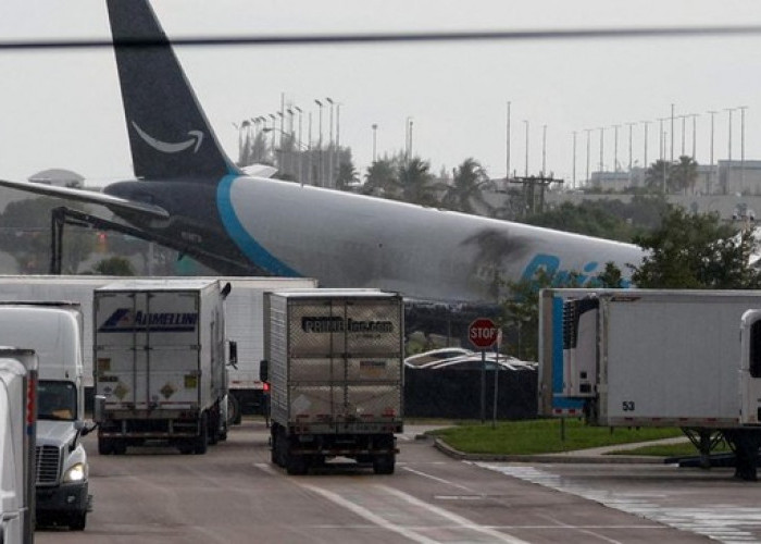 Pesawat Kargo Tergelincir saat Mendarat di Miami AS, 5 Orang Tewas