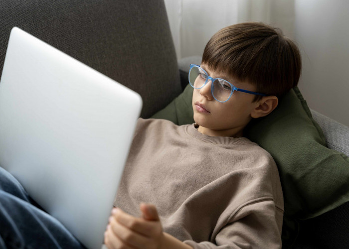 Tips Mengurangi Screen Time demi Kesehatan Mata dan Mental, Ini 6 Rekomendasi Aktivitasnya