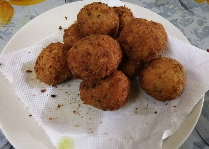 Resep Rice Cheese Chicken Ball: Camilan Renyah dengan Isian Gurih