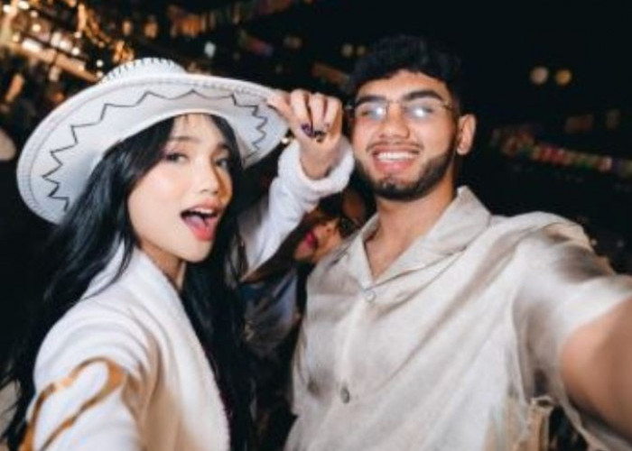 Fuji Unggah Foto Bareng Rakin Khan di Ultah Gala, Go Public?