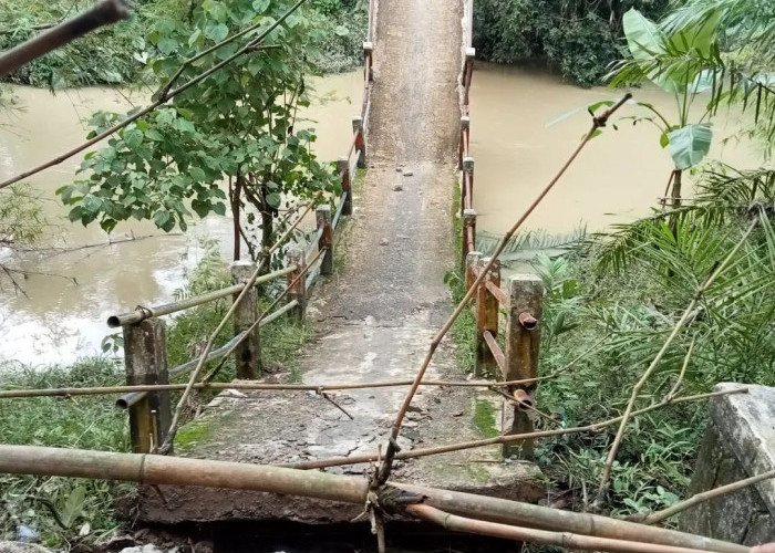 Hubungkan Kampung Belengbeng dan Citarik, Jembatan di Cikeusik--Pandeglang Putus 