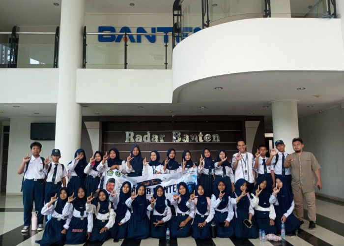 ‎Kunjungi Radar Banten, Ekskul Jurnalistik MTsN 5 Serang Perdalam Skill Penulisan Berita