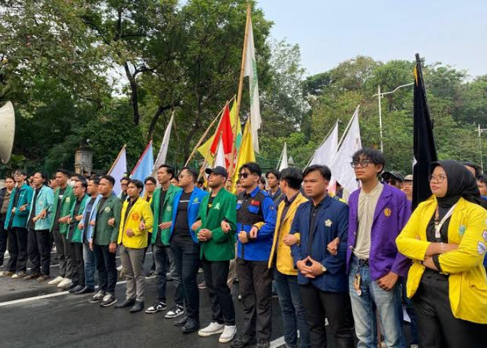 Bukan Sekadar Demo, Mahasiswa “Merebut Kemerdekaan” di Bundaran HI Bawa 8 Tuntutan
