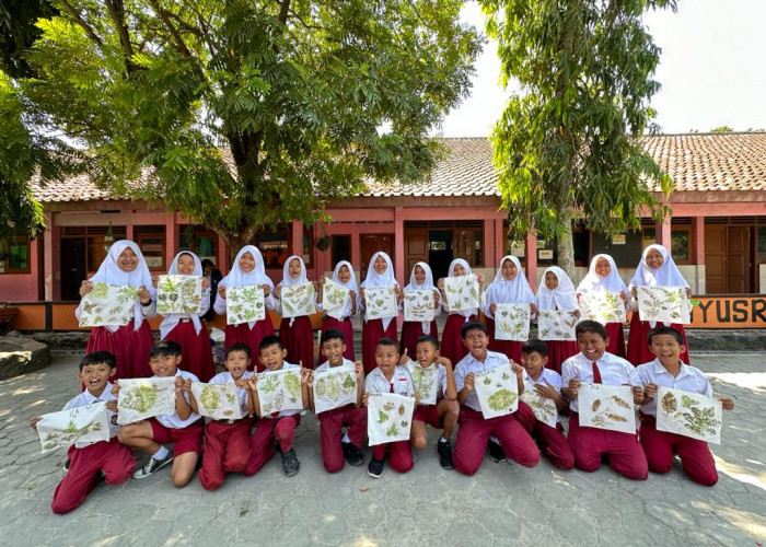 Bangkitkan Kesadaran Budaya Batik dan Pelestarian Lingkungan, Mahasiswa Tim II KKN UNDIP Perkenalkan Eco-Print