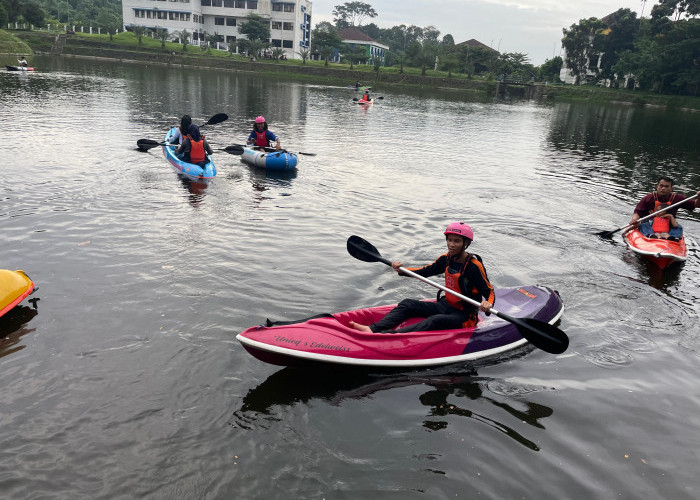 Ngabuburit Asyik di Danau Retensi KP3B, Sekaligus Belajar Keselamatan Air