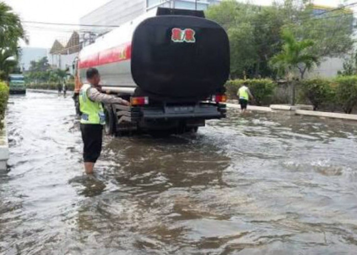 Waspada! Sejumlah wilayah Pesisir Indonesia Termasuk Banten  Berpotensi Alami Banjir Rob Pada 06-08 Mei 2024 M