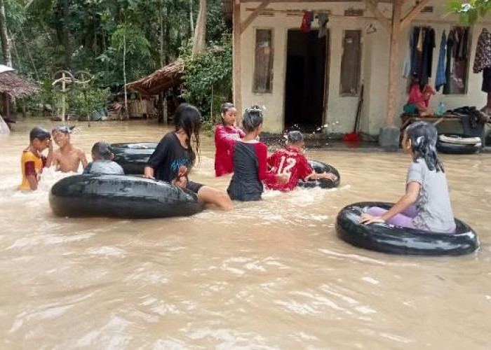 Banjir Rendam Desa Idaman di Kabupaten Pandeglang, Awas Hewan Buas