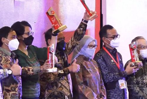 Kompetisi Pengelolaan Pengaduan Pelayanan Publik,  Kemendikbudristek Raih Raih Piala Anggakara Birawa