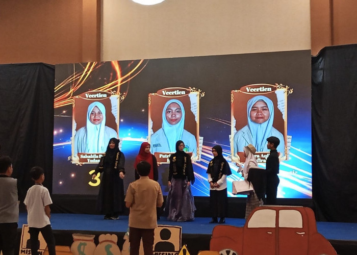 Pelepasan Siswa-siswi Sekolah Lanjutan Peradaban Kota Serang di Graha Pena Ballroom 
