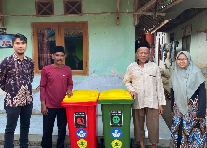 Dosen Program Studi Peternakan Untirta Edukasi Warga Baros Mengenai Pakan Ternak dan Pengelolaan Kandang