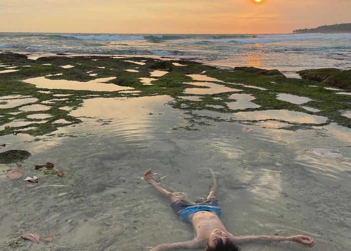 Pantai Pulo Manuk di Bayah, Wisata Banten yang Satu Ini Gak Boleh Kamu Lewatin 