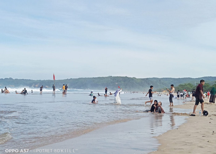 Pantai Sawarna Ramai Wisatawan, Jadi Objek Wisata Pilihan Libur Lebaran