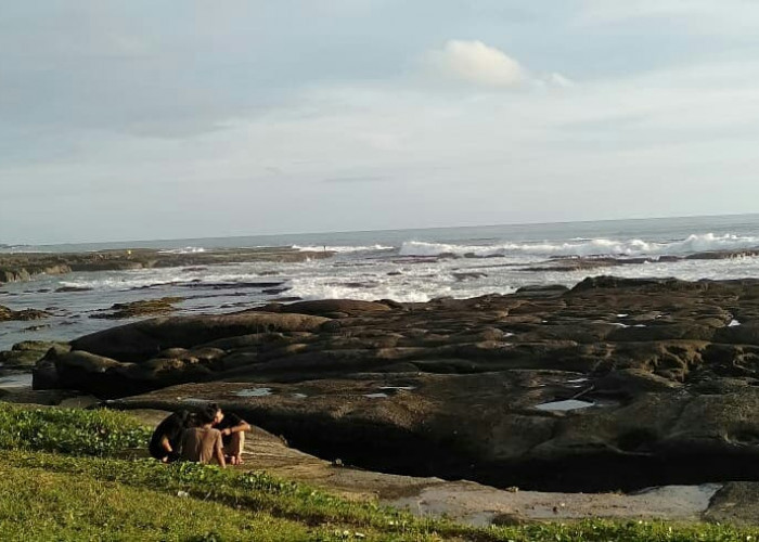 Keindahan Tersembunyi di Sukahujan pantai pasput yaitu karang ampar Desa Pondok Panjang 