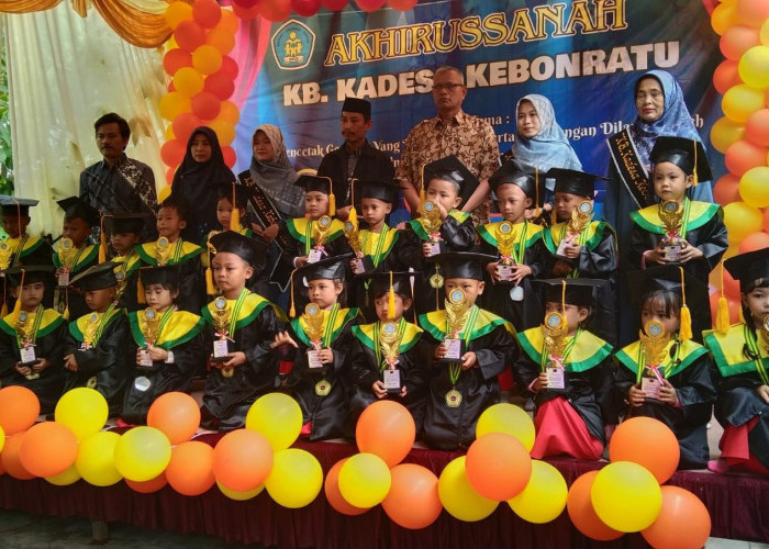 Kreasi Anak Meriahkan Wisuda PAUD KB Kadesa Kebon Ratu