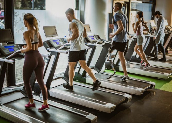 Lari Aspal vs Treadmill: Mana yang Lebih Sehat untuk Tubuh?