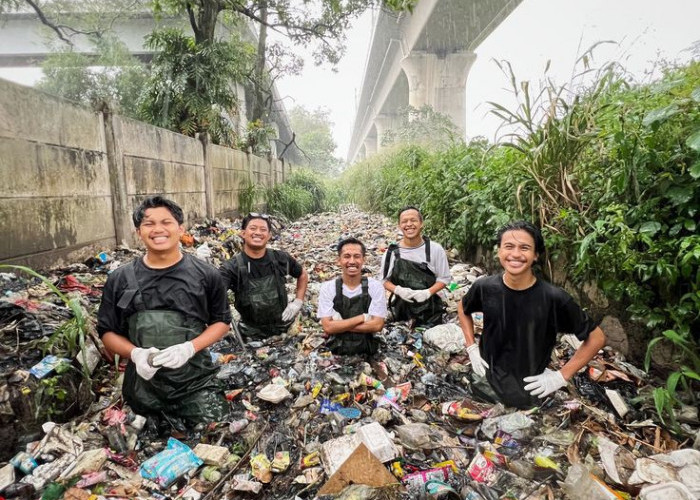 Pandawara Group Lakukan Pembersihan Besar-Besaran Sungai Citarum Kabupaten Bandung.