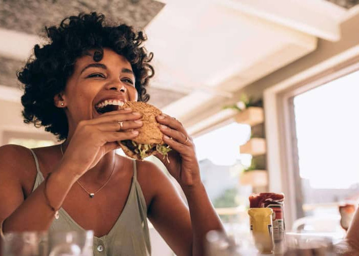 Sering Lapar Lagi Meski Baru Makan? Ternyata Ini Penyebabnya Menurut Dokter