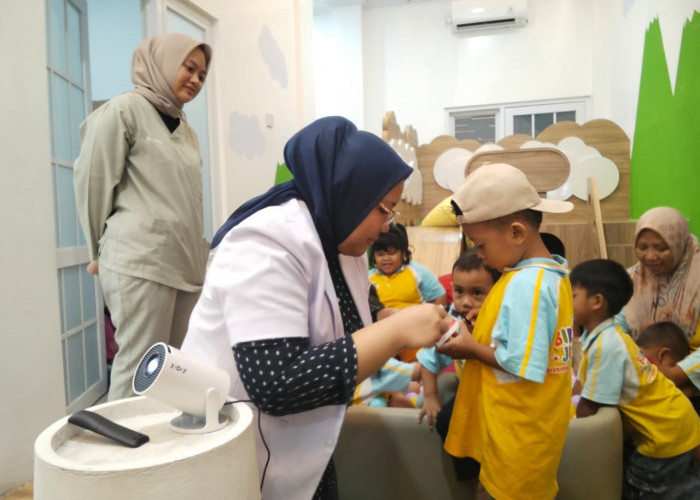 Bestie Dental Serang Edukasi dan Periksa Gigi Anak Gratis